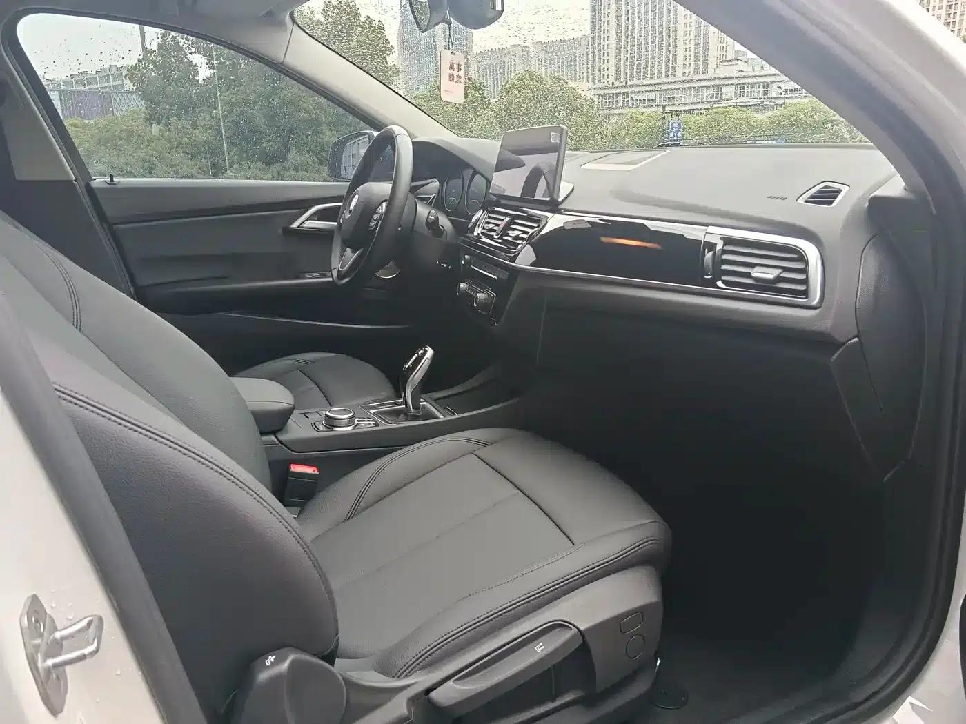2023 BMW 1 Series 120i M Sport — миниатюра 13