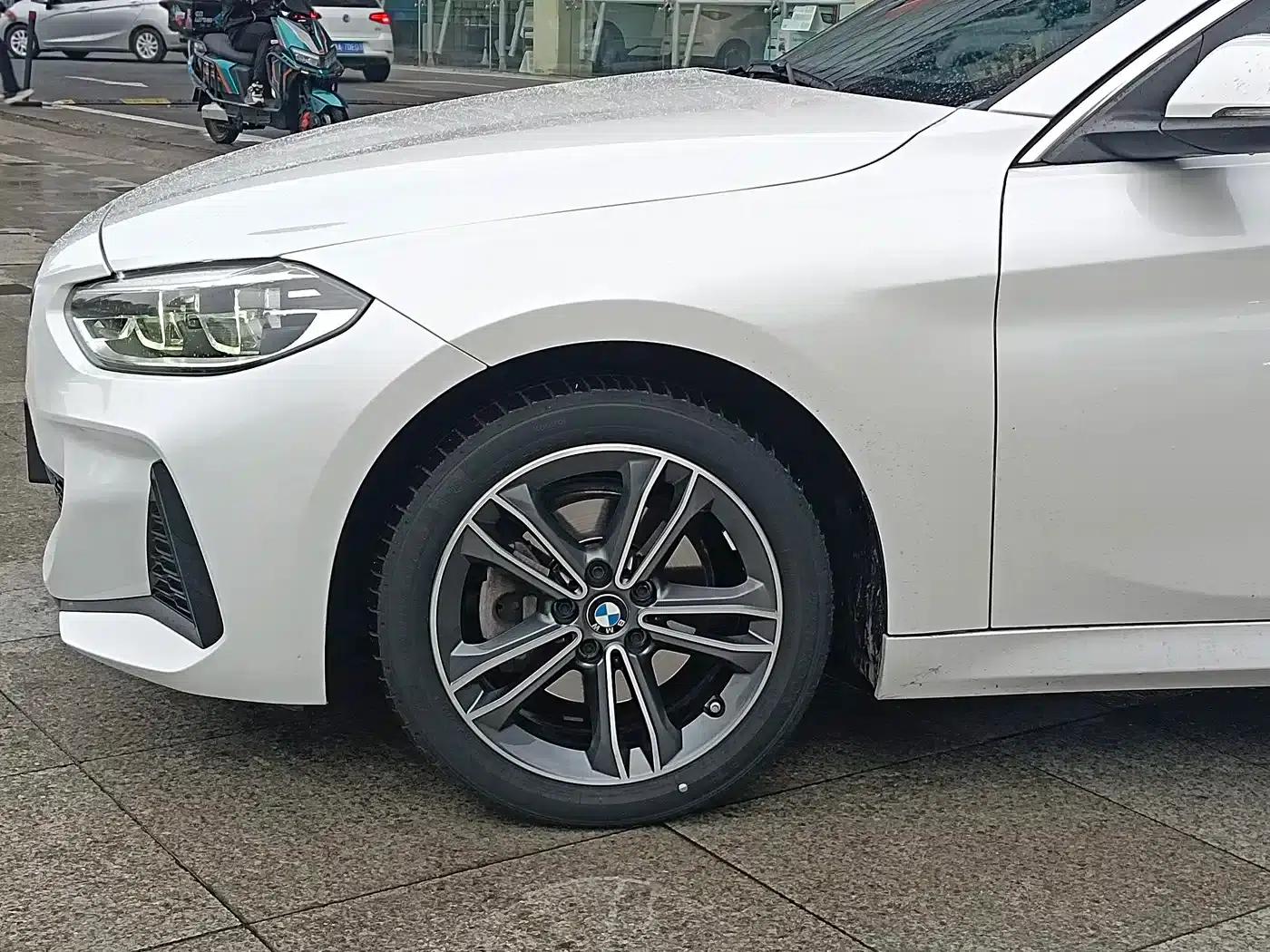 2023 BMW 1 Series 120i M Sport — миниатюра 4