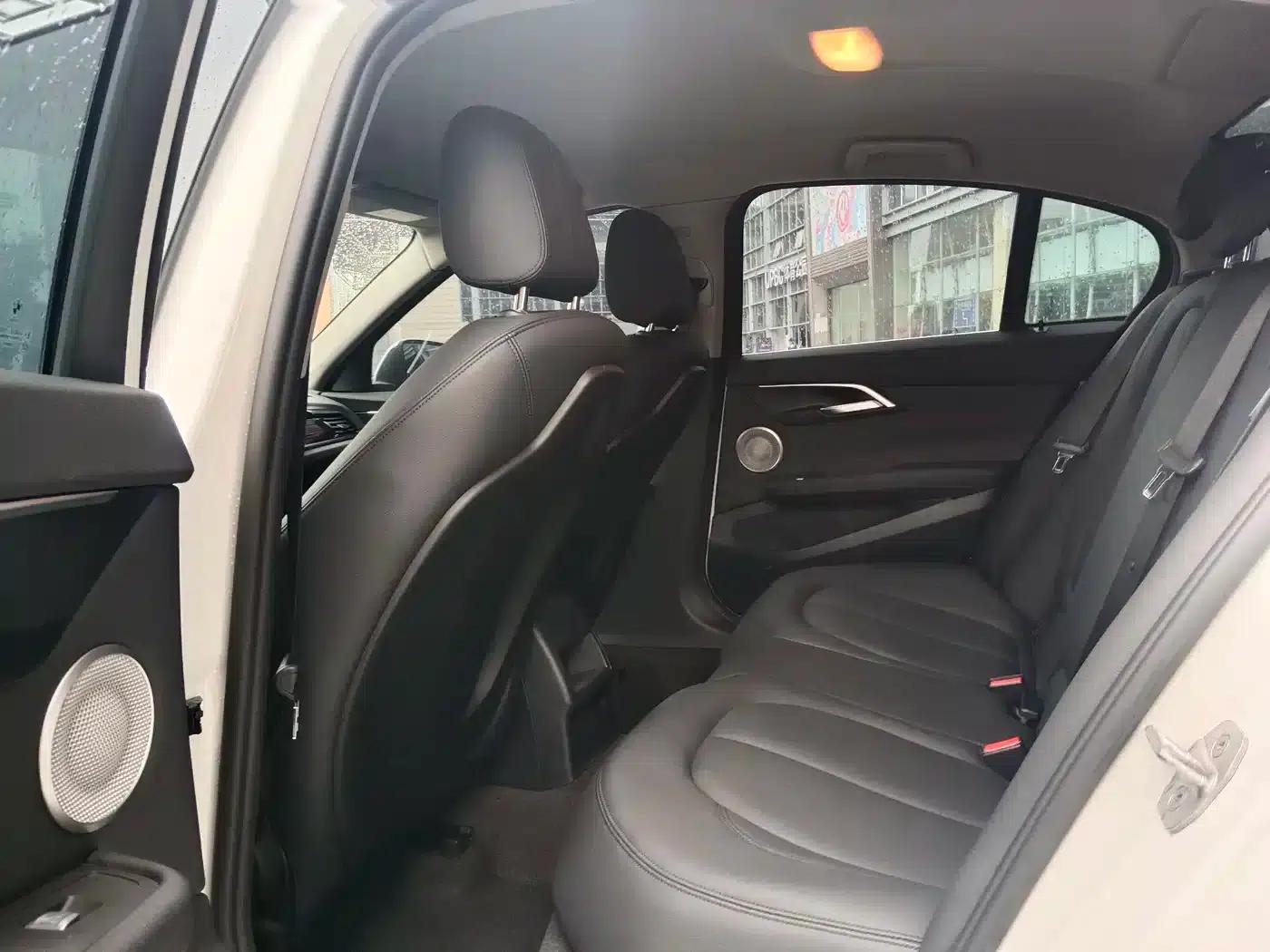 2023 BMW 1 Series 120i M Sport — миниатюра 10