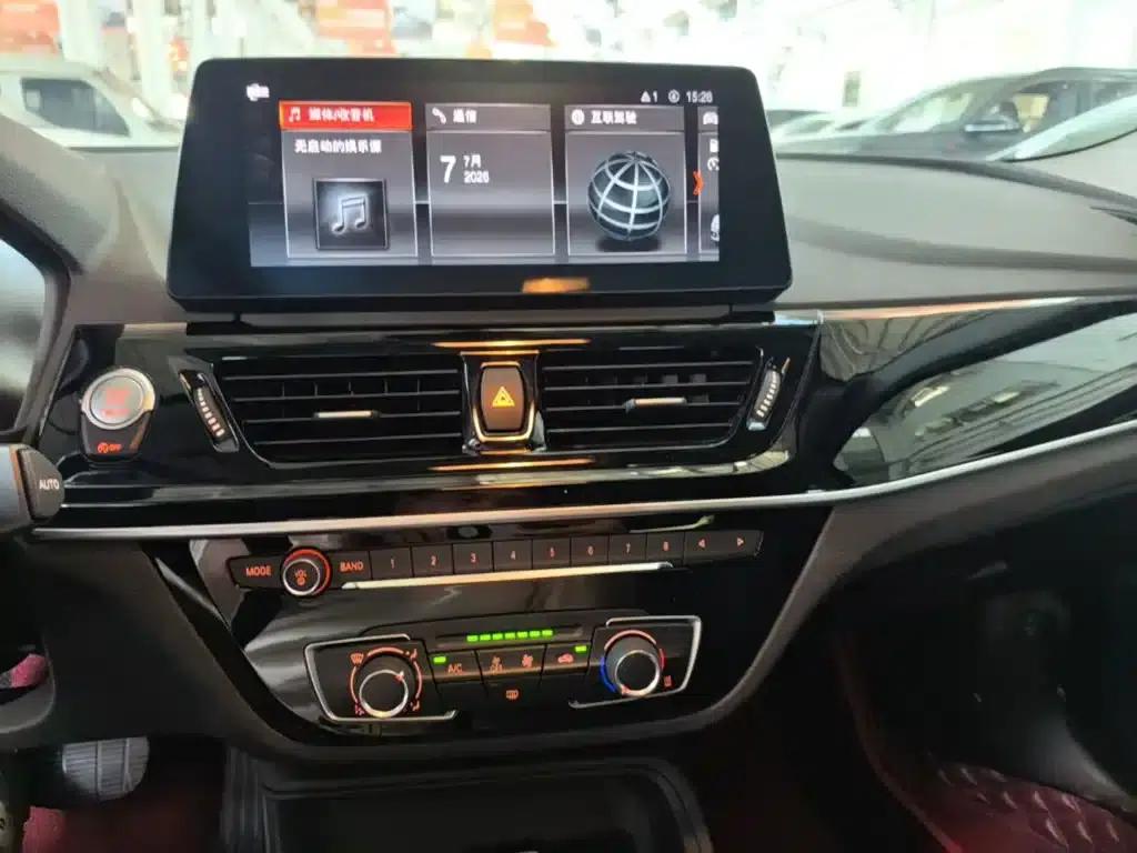 2023 BMW 1 Series 120i M Sport — миниатюра 13