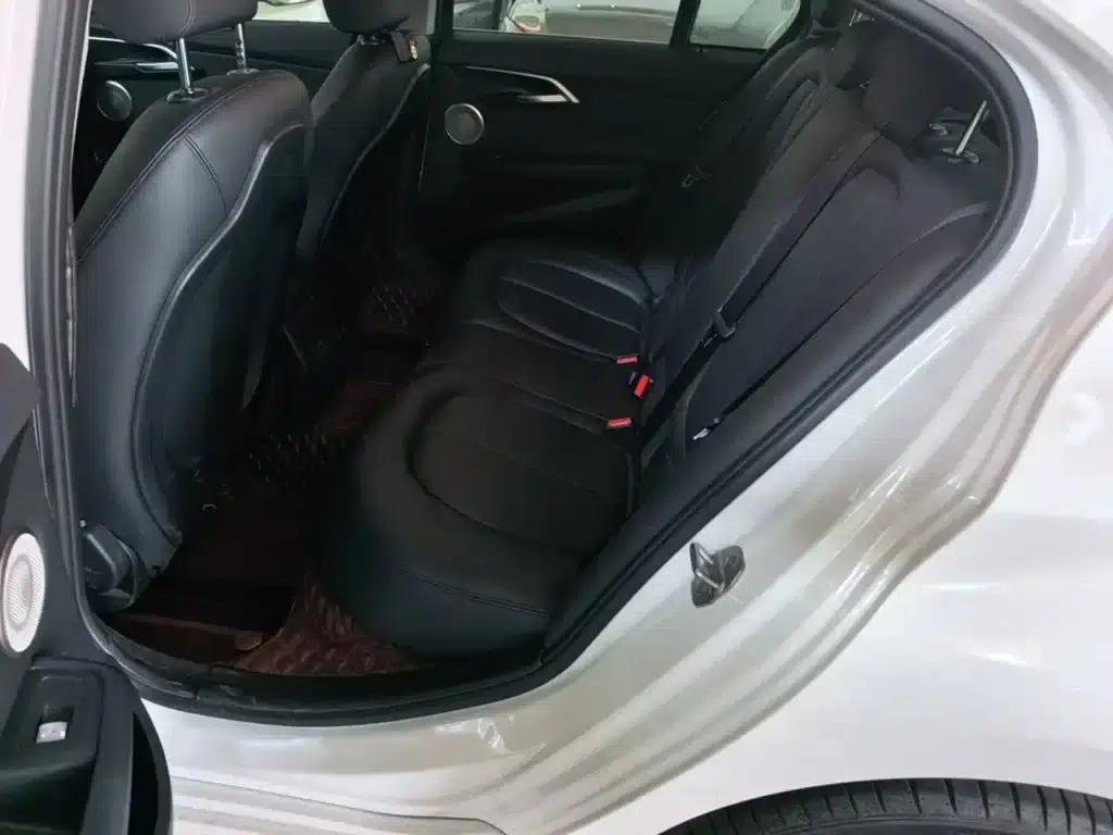 2023 BMW 1 Series 120i M Sport — миниатюра 17