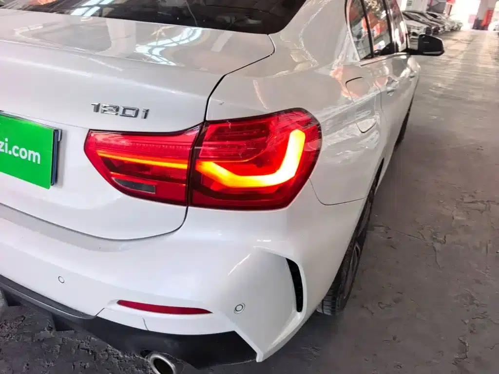 2023 BMW 1 Series 120i M Sport — миниатюра 8