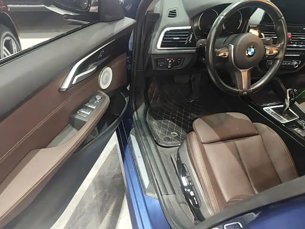 BMW 1 Series 2021 Facelift 120i M Sport Shadow Edition — миниатюра 16