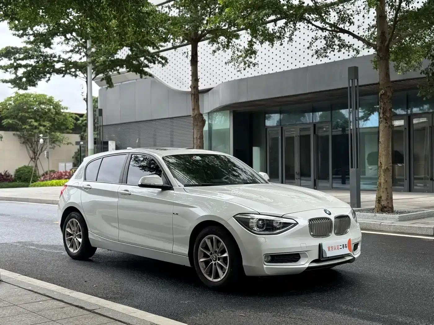 BMW 1 Series (Imported) 2013 Facelift 116i Leading Edition — миниатюра 3