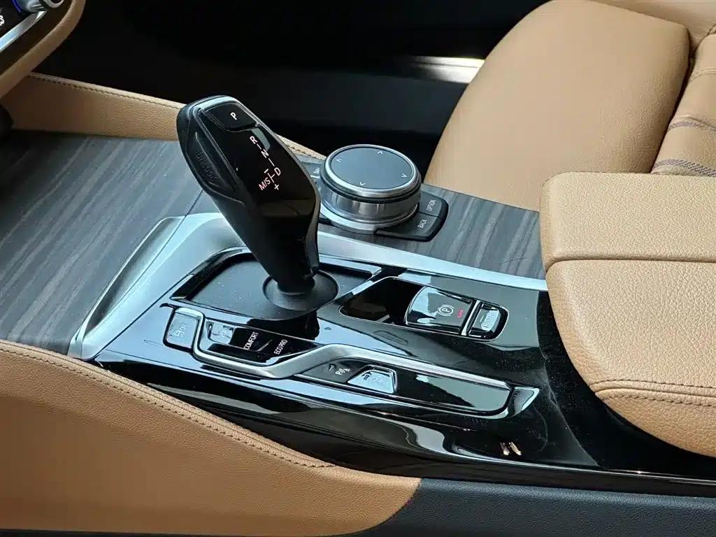 2022 BMW 6 Series GT 630i Luxury Design Package — миниатюра 11