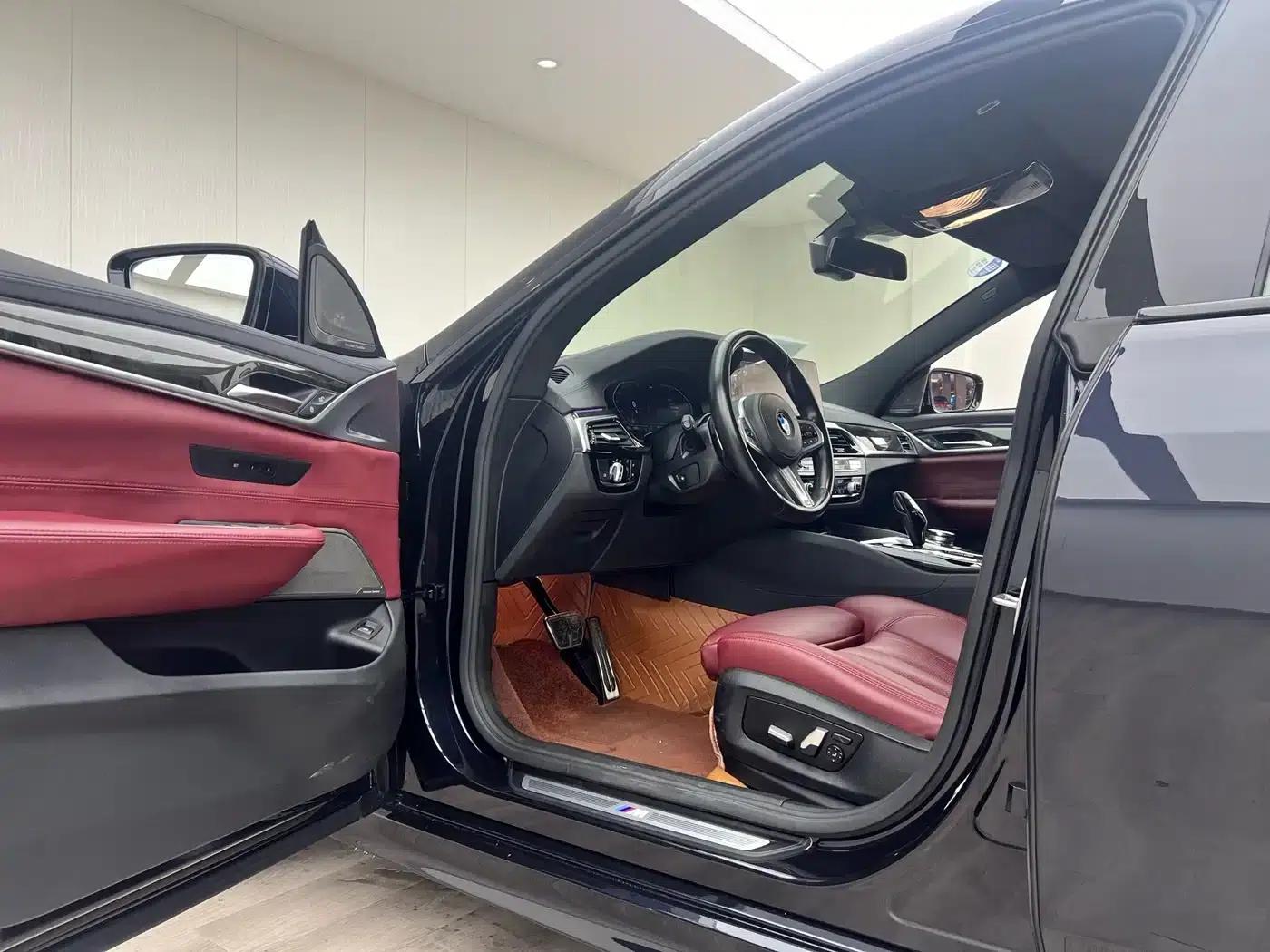 2021 BMW 6 Series GT 630i M Sport Package — миниатюра 5