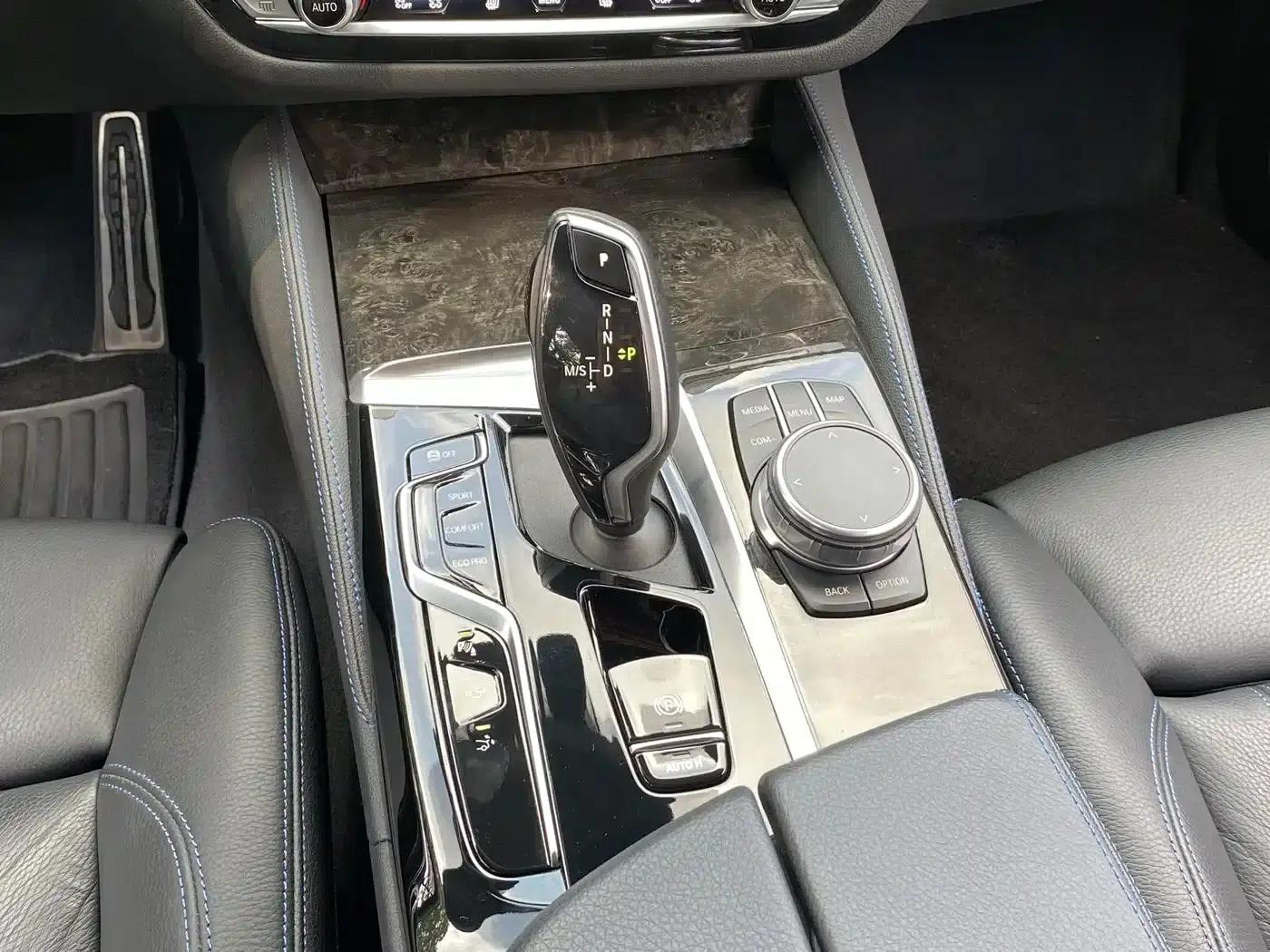 2021 BMW 6 Series GT Facelift 630i M Sport Package — миниатюра 15