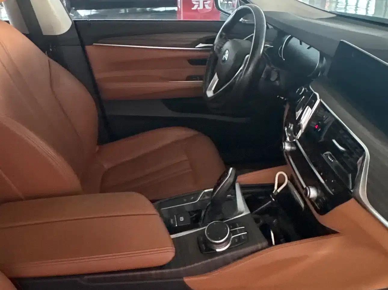 2018 BMW 6 Series GT 630i M Sport Package — миниатюра 12