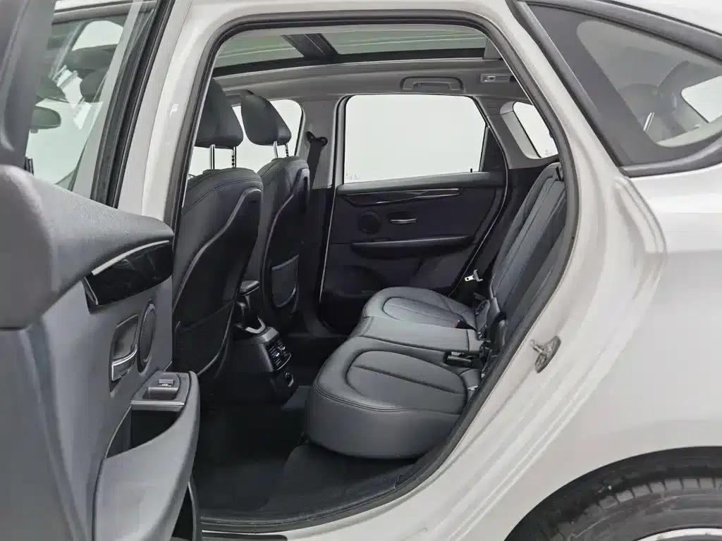 2015 BMW 2 Series Gran Tourer 218i Sport Design Package (Imported) — миниатюра 15