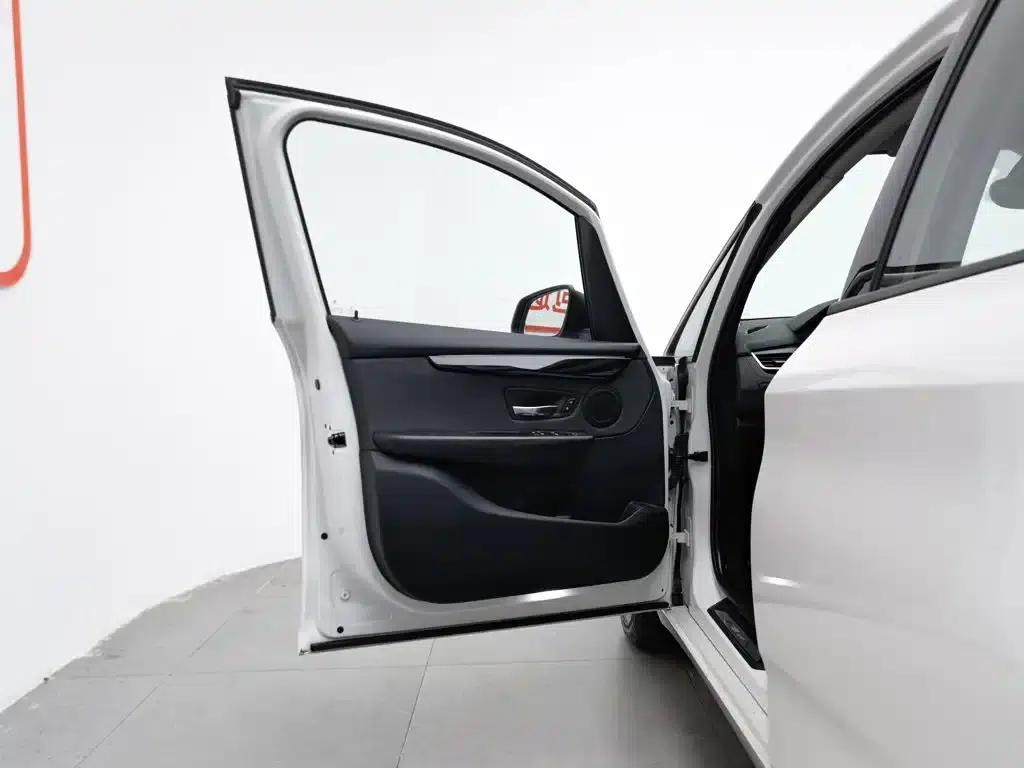 2015 BMW 2 Series Gran Tourer 218i Sport Design Package (Imported) — миниатюра 8