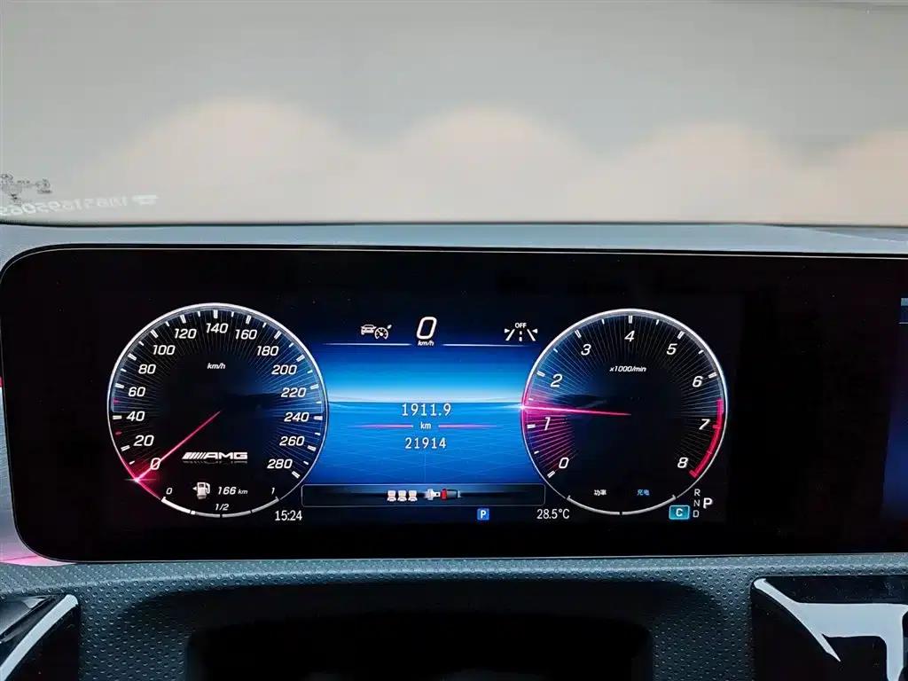 2025 Mercedes-Benz A-Class AMG A 35 L 4MATIC — миниатюра 15