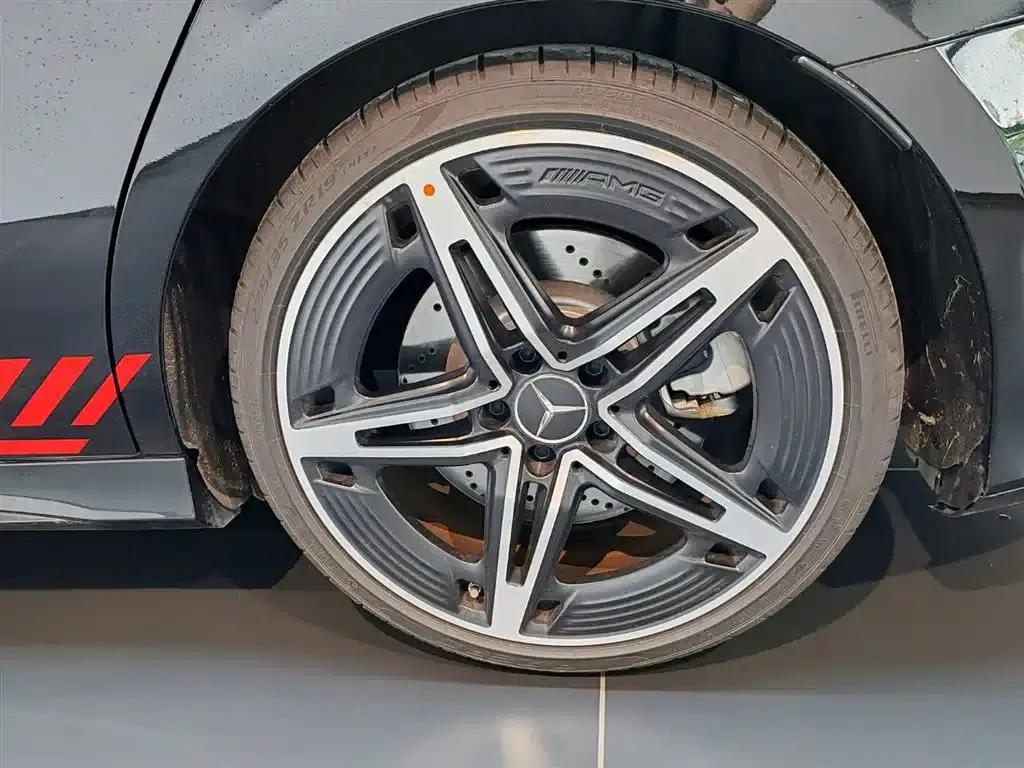 2025 Mercedes-Benz A-Class AMG A 35 L 4MATIC — миниатюра 8