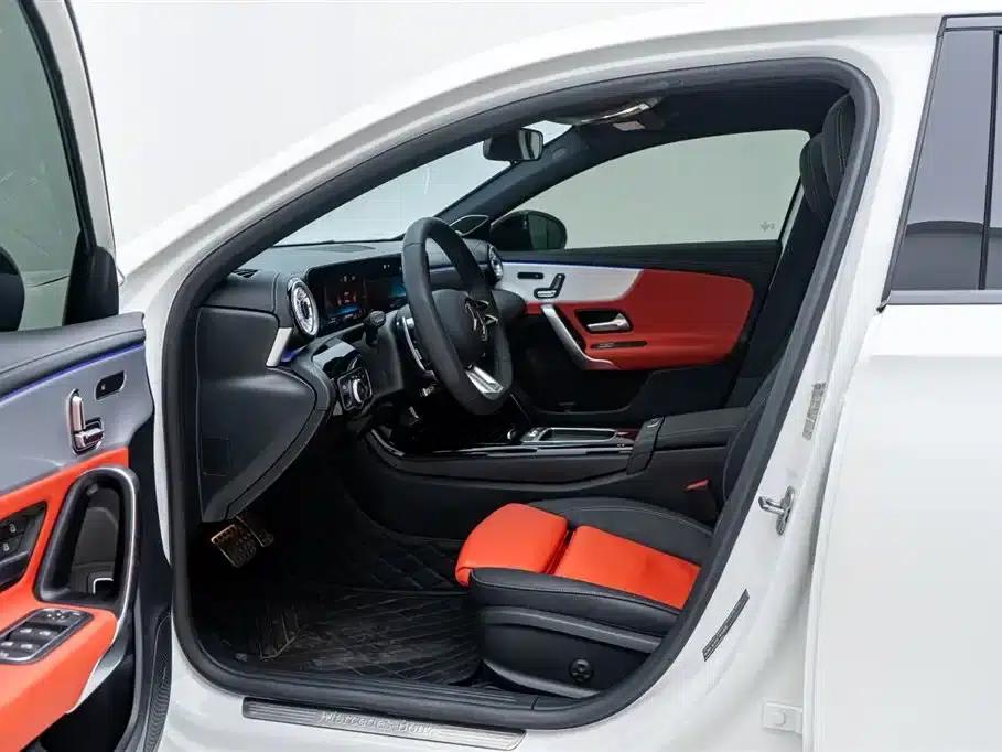 2024 Mercedes-Benz A-Class AMG Facelift AMG A 35 L 4MATIC — миниатюра 16