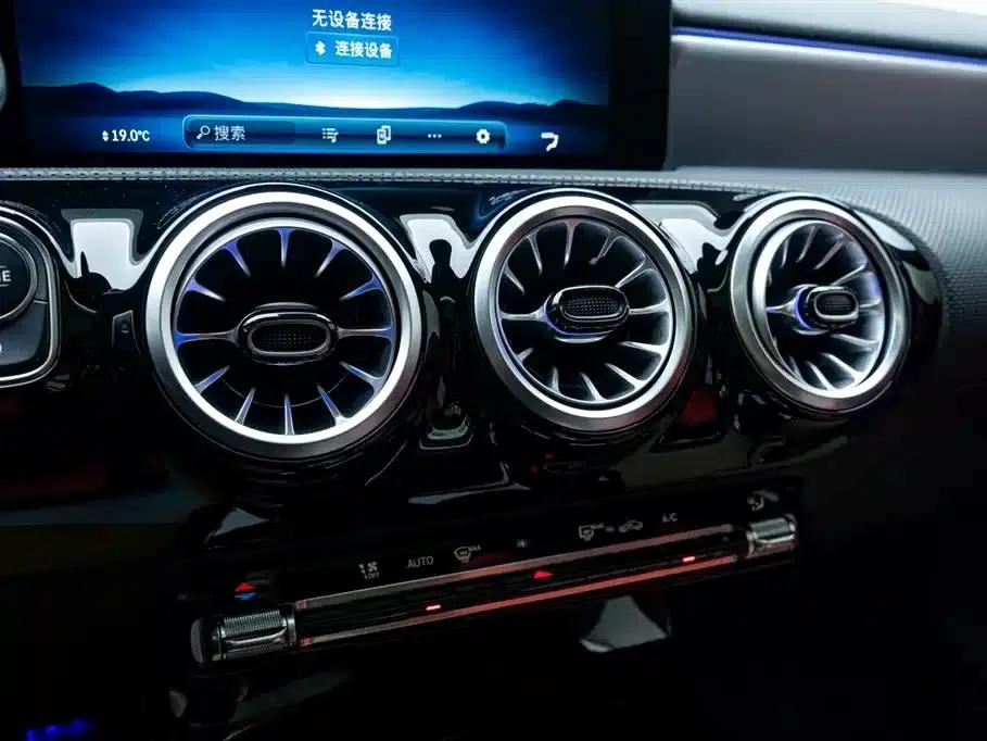 2024 Mercedes-Benz A-Class AMG Facelift AMG A 35 L 4MATIC — миниатюра 23