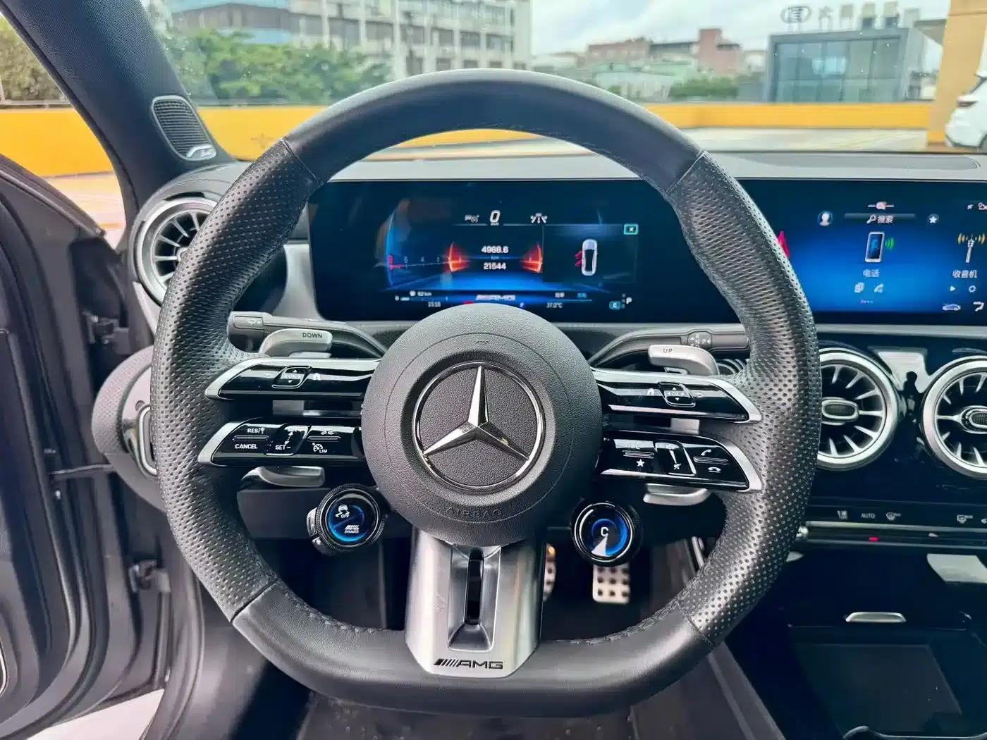 2024 Mercedes-Benz A-Class AMG A 35 L 4MATIC — миниатюра 5