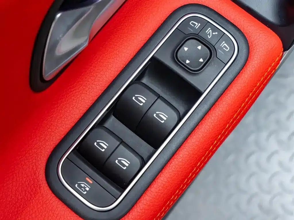 2024 Mercedes-Benz A-Class AMG A 35 L 4MATIC — миниатюра 21