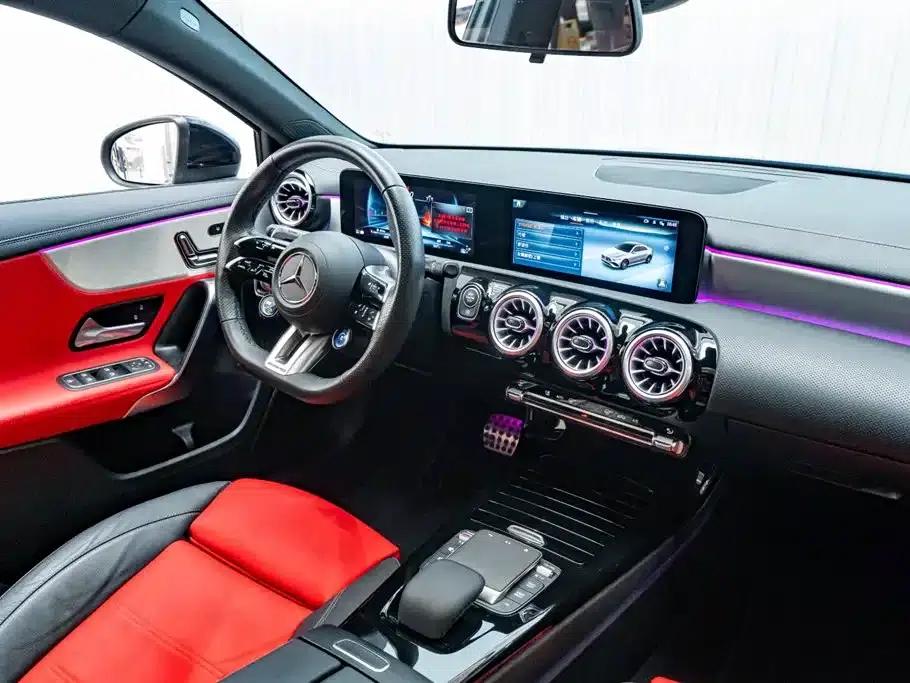 2024 Mercedes-Benz A-Class AMG A 35 L 4MATIC — миниатюра 23