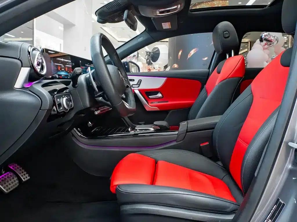 2024 Mercedes-Benz A-Class AMG A 35 L 4MATIC — миниатюра 24