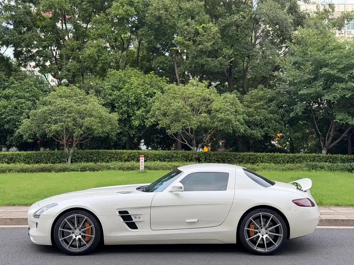 2011 Mercedes-Benz SLS AMG — миниатюра 3