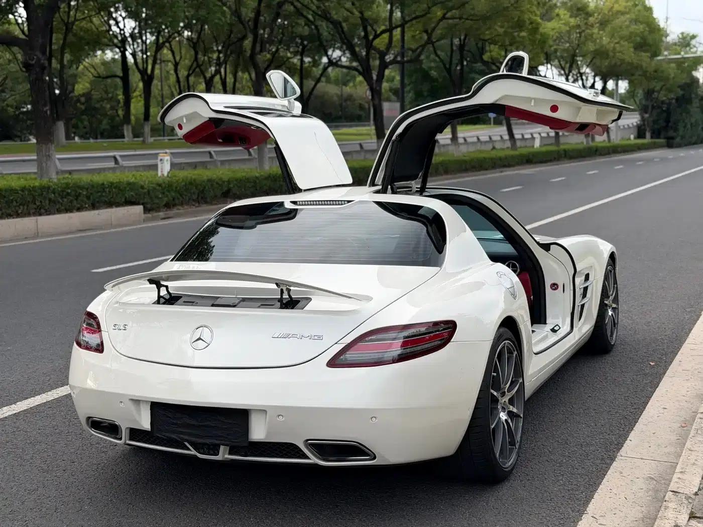 2011 Mercedes-Benz SLS AMG — миниатюра 5