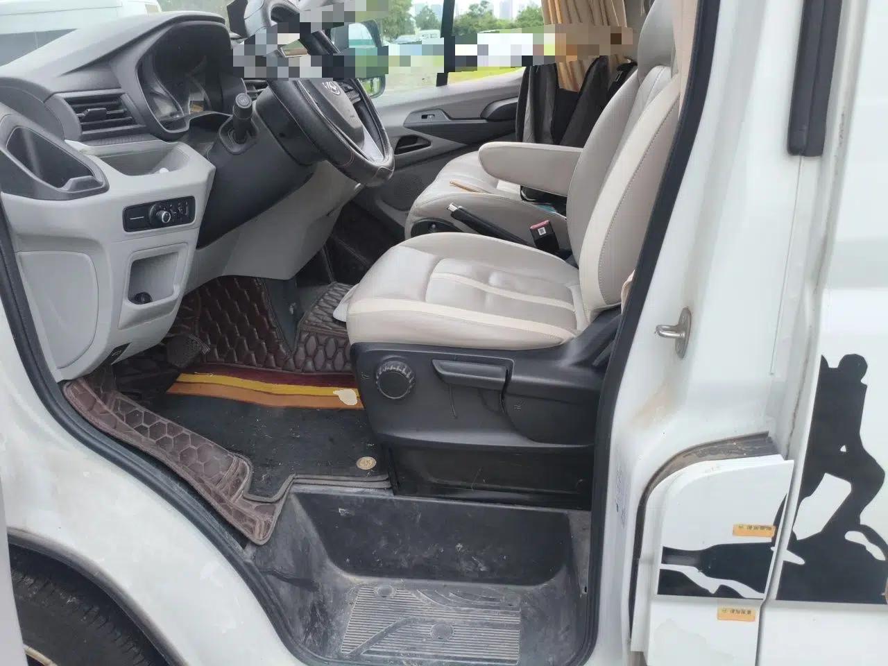 SAIC MAXUS Xintu V90 2022 SAIC Maxus V90, 2.0-liter automatic, 5-seat diesel-powered compact motorhome — миниатюра 15