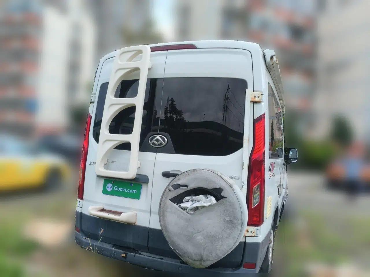 SAIC MAXUS Xintu V90 2022 SAIC Maxus V90, 2.0-liter automatic, 5-seat diesel-powered compact motorhome — миниатюра 5