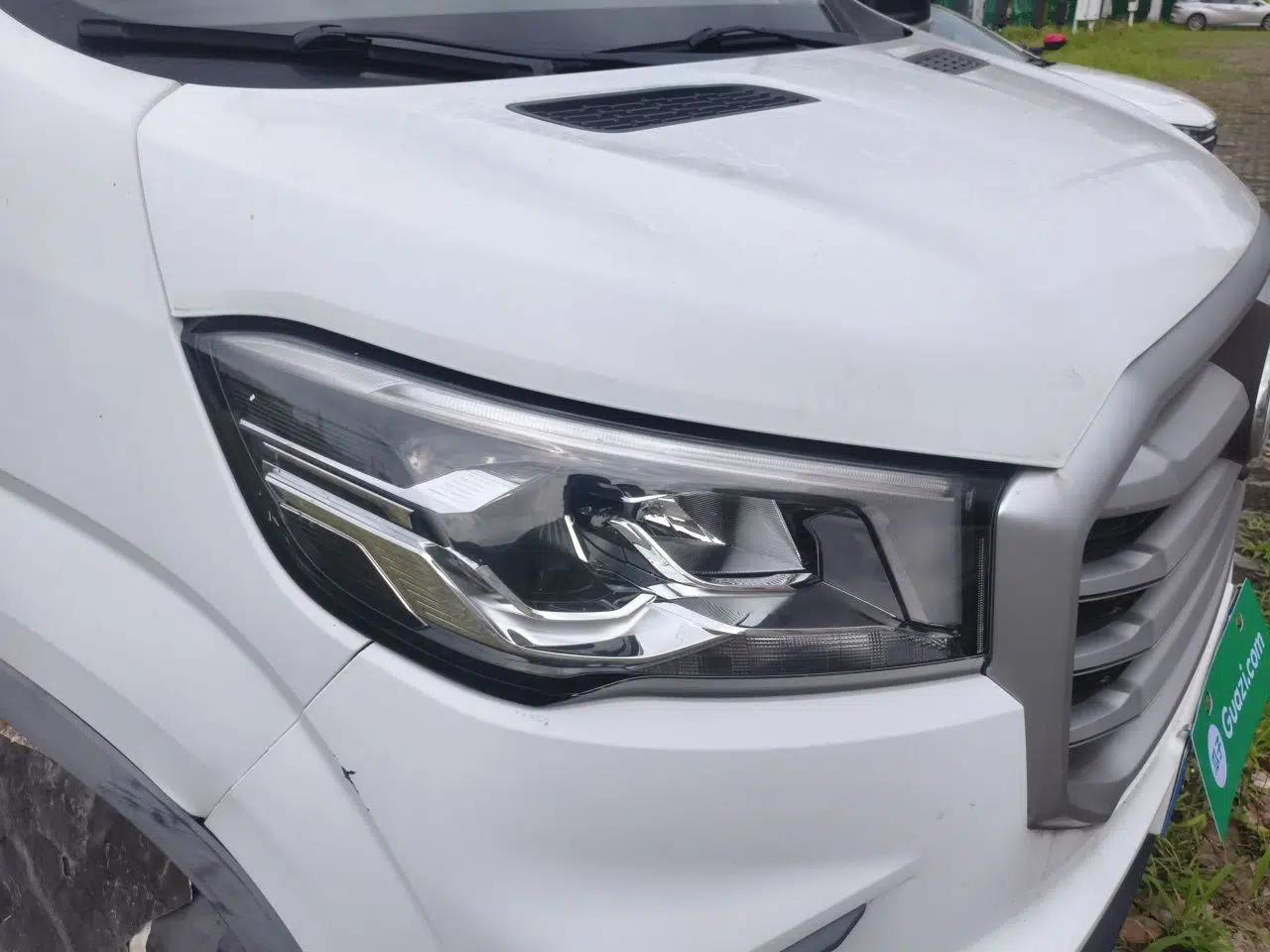 SAIC MAXUS Xintu V90 2022 SAIC Maxus V90, 2.0-liter automatic, 5-seat diesel-powered compact motorhome — миниатюра 7