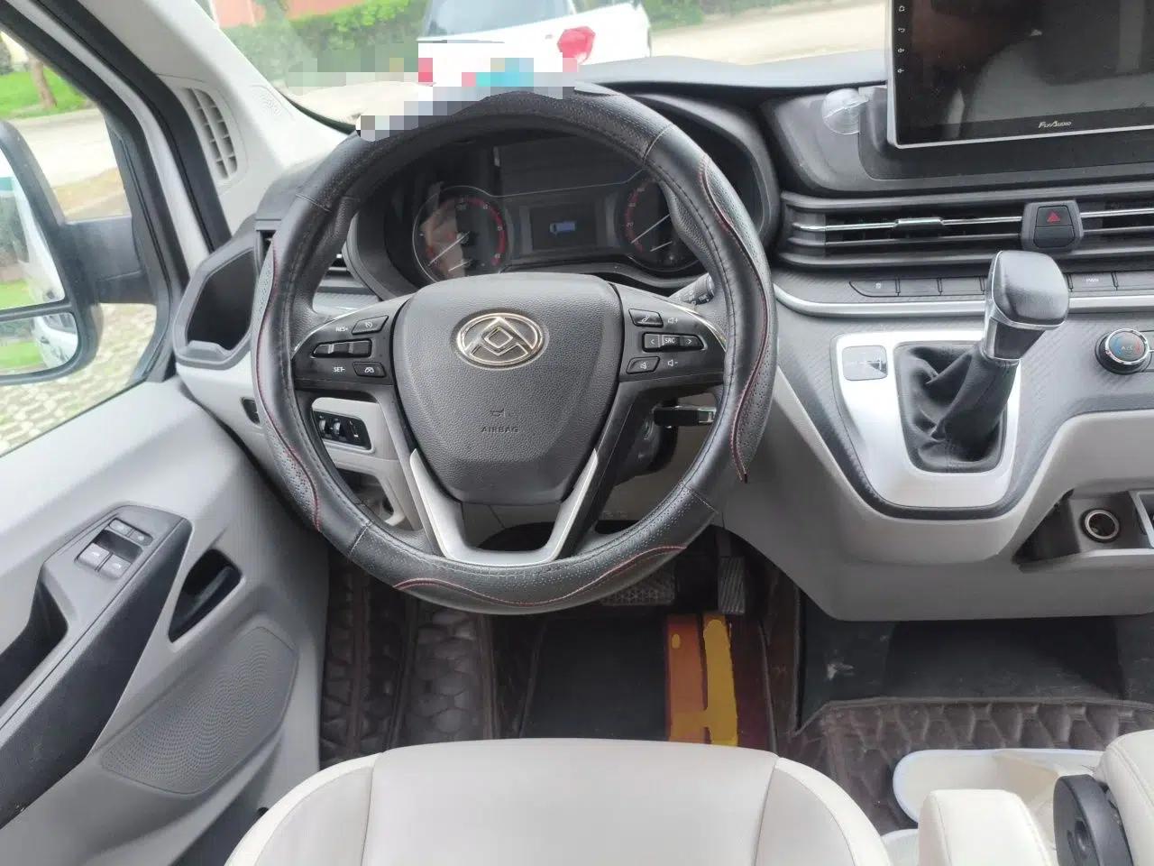 SAIC MAXUS Xintu V90 2022 SAIC Maxus V90, 2.0-liter automatic, 5-seat diesel-powered compact motorhome — миниатюра 10