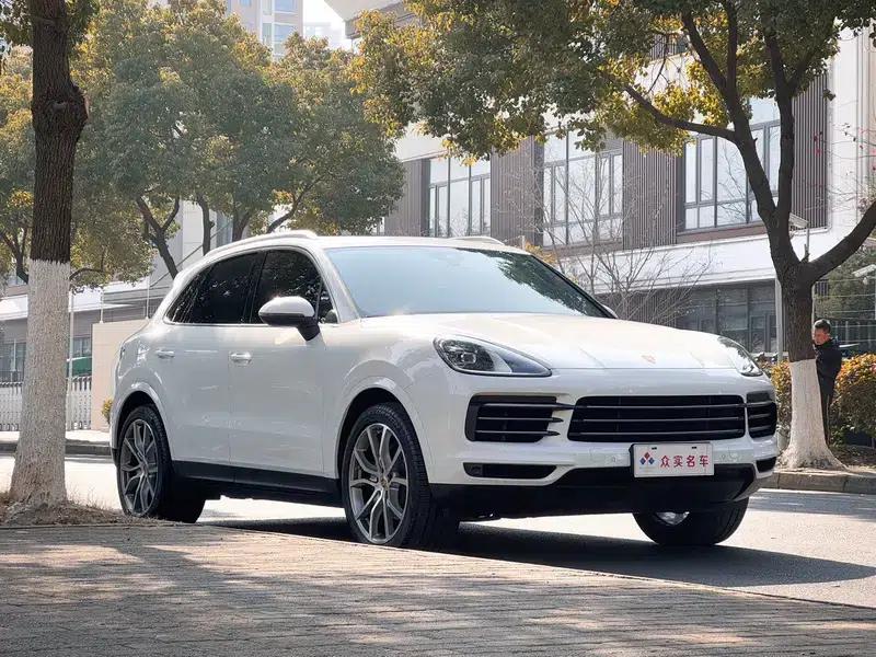 2022 Cayenne 3.0T Automatic AWD 5-Seater Factory Custom Edition — миниатюра 3