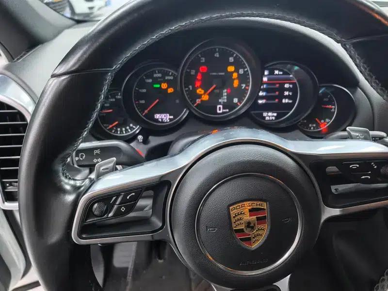 Cayenne 2016 Cayenne Platinum Edition 3.0T — миниатюра 11