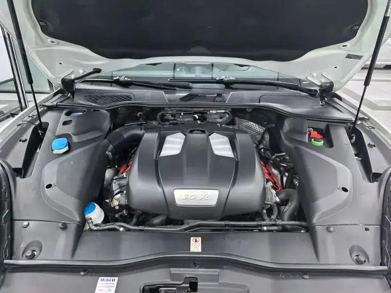 Cayenne 2016 Cayenne Platinum Edition 3.0T — миниатюра 7