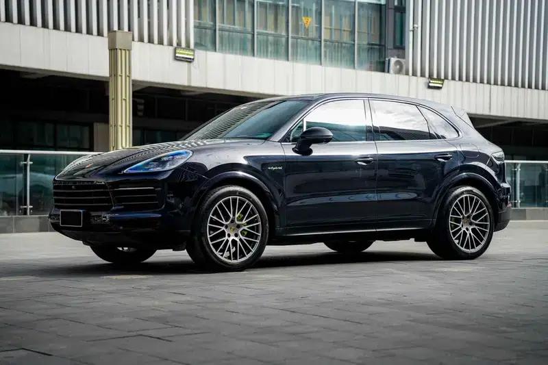 2023 Cayenne E-Hybrid 2.0T Platinum Edition — миниатюра 1