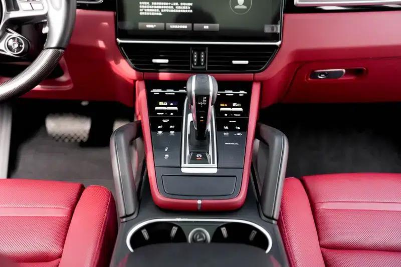 2023 Cayenne E-Hybrid 2.0T Platinum Edition — миниатюра 15