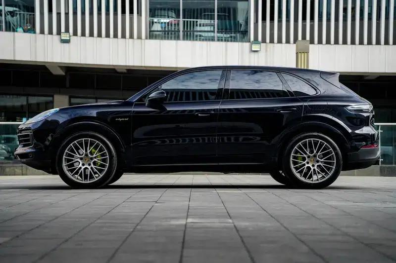 2023 Cayenne E-Hybrid 2.0T Platinum Edition — миниатюра 3