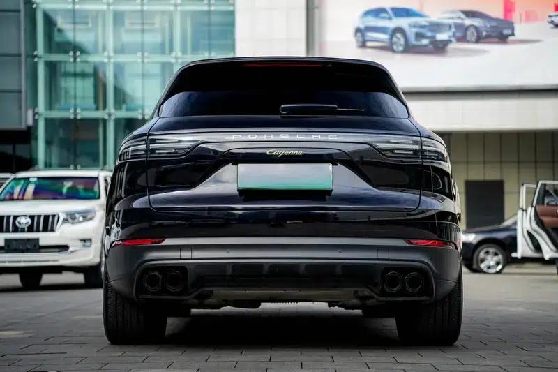 2023 Cayenne E-Hybrid 2.0T Platinum Edition — миниатюра 4