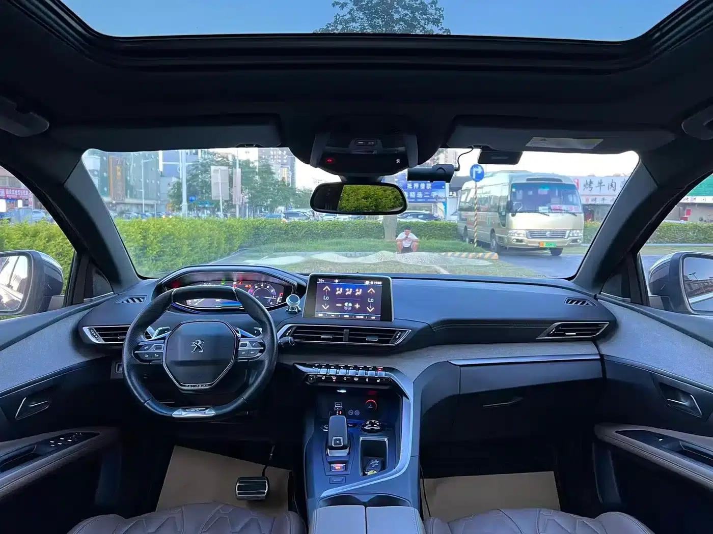 Peugeot 5008 2017 380THP 7-seater Luxury GT Edition — миниатюра 11