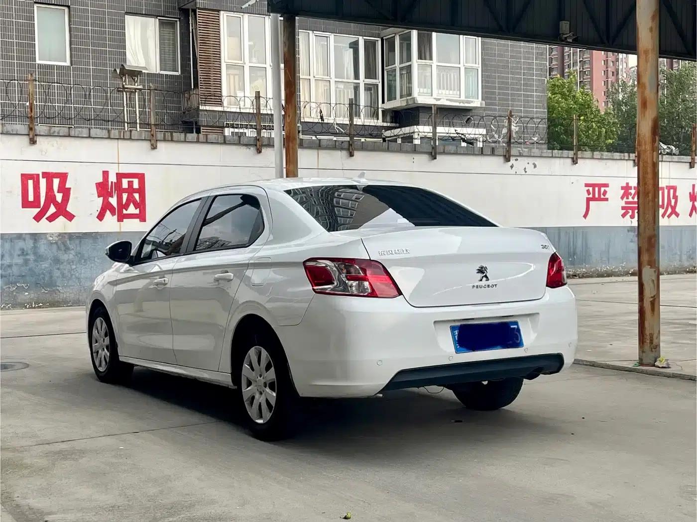 Peugeot 301 2014 1.6L Automatic Comfort Edition — миниатюра 13