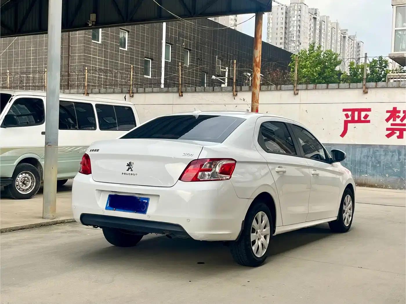Peugeot 301 2014 1.6L Automatic Comfort Edition — миниатюра 14