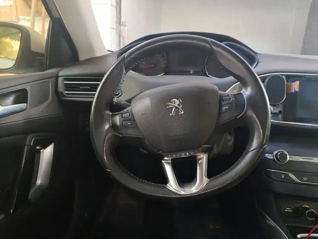 Peugeot 308S 2015 1.6T Automatic Sporty Edition — миниатюра 11