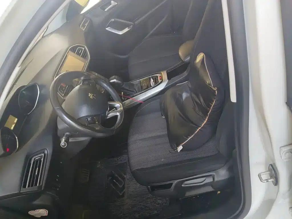Peugeot 308S 2015 1.6T Automatic Sporty Edition — миниатюра 16
