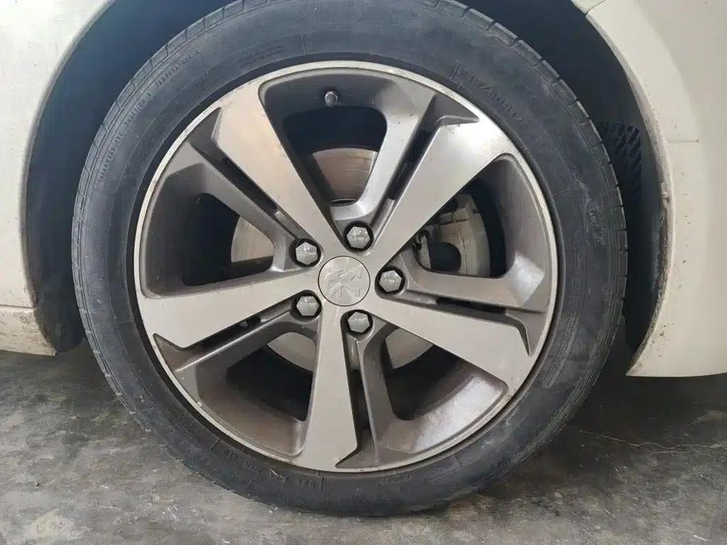 Peugeot 308S 2015 1.6T Automatic Sporty Edition — миниатюра 8