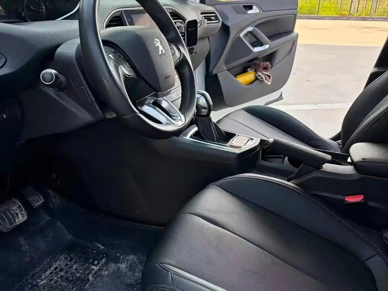 Peugeot 308S 2015 1.2T Automatic Sporty Edition — миниатюра 12
