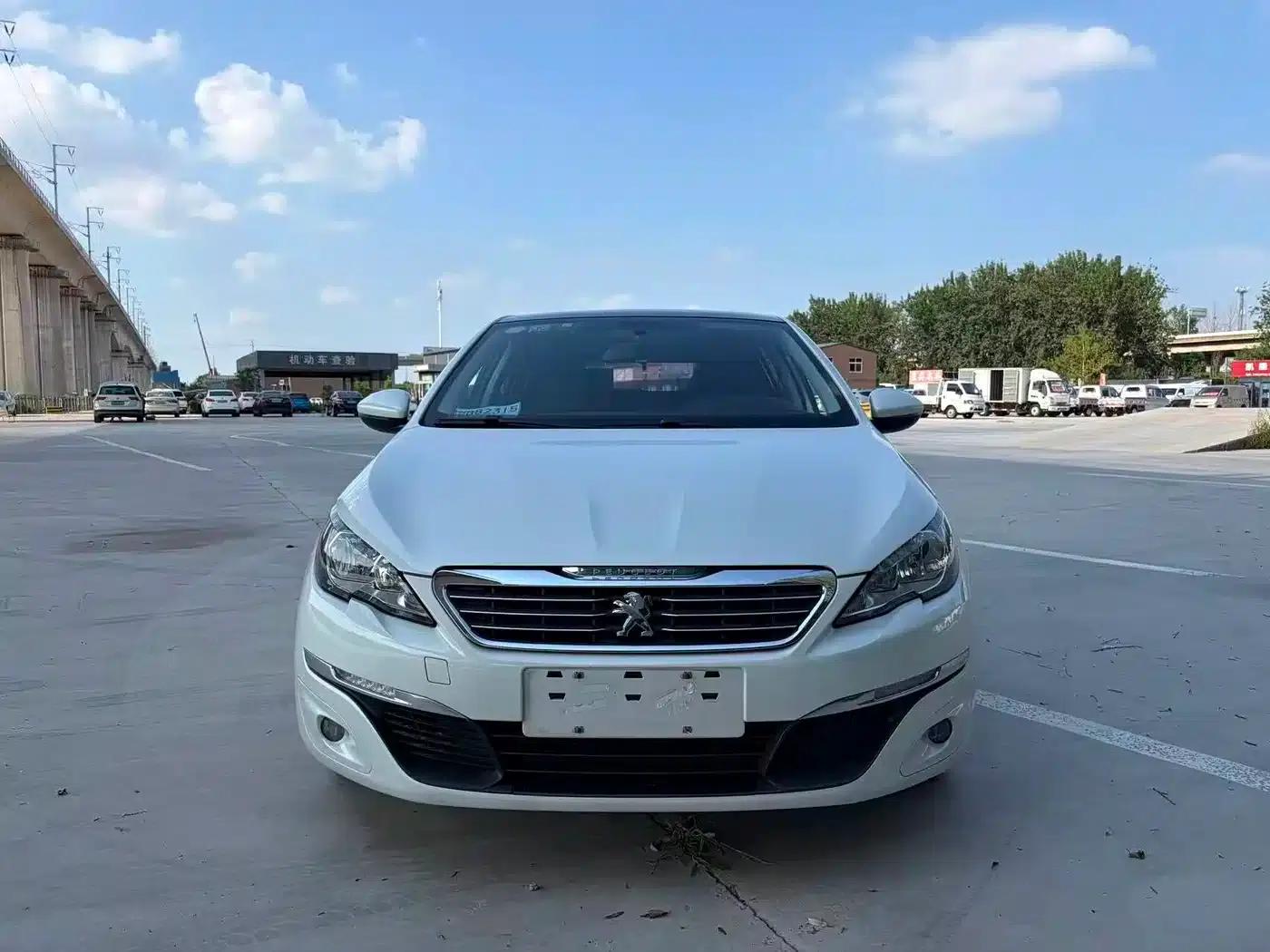 Peugeot 308S 2015 1.2T Automatic Sporty Edition — миниатюра 4
