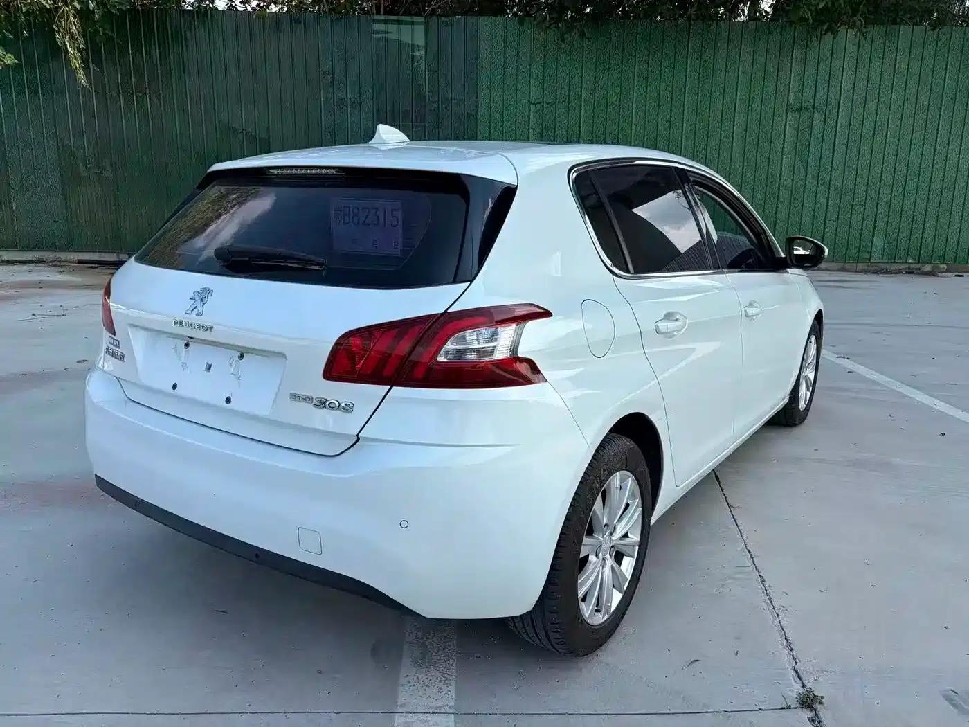 Peugeot 308S 2015 1.2T Automatic Sporty Edition — миниатюра 5