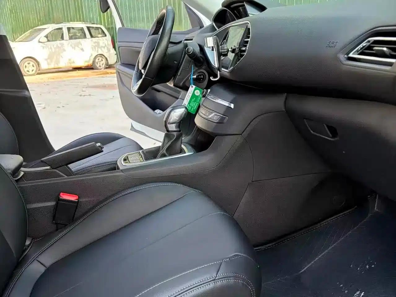 Peugeot 308S 2015 1.2T Automatic Sporty Edition — миниатюра 8