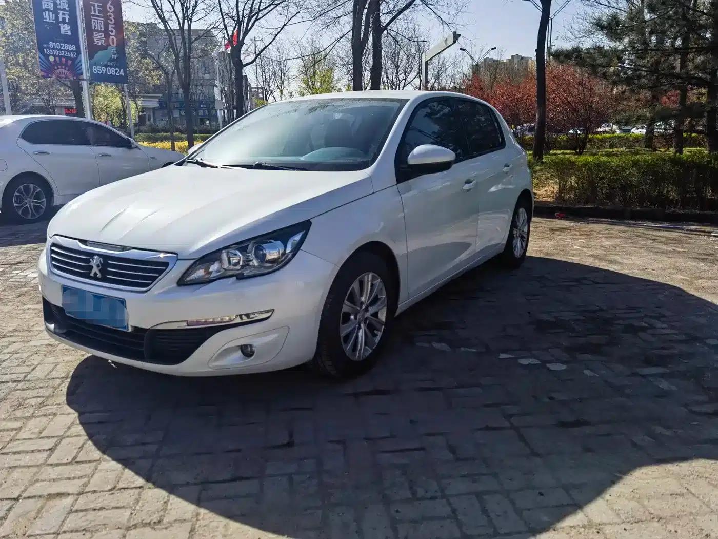 Peugeot 308S 2015 1.2T Automatic Premium Edition — миниатюра 2