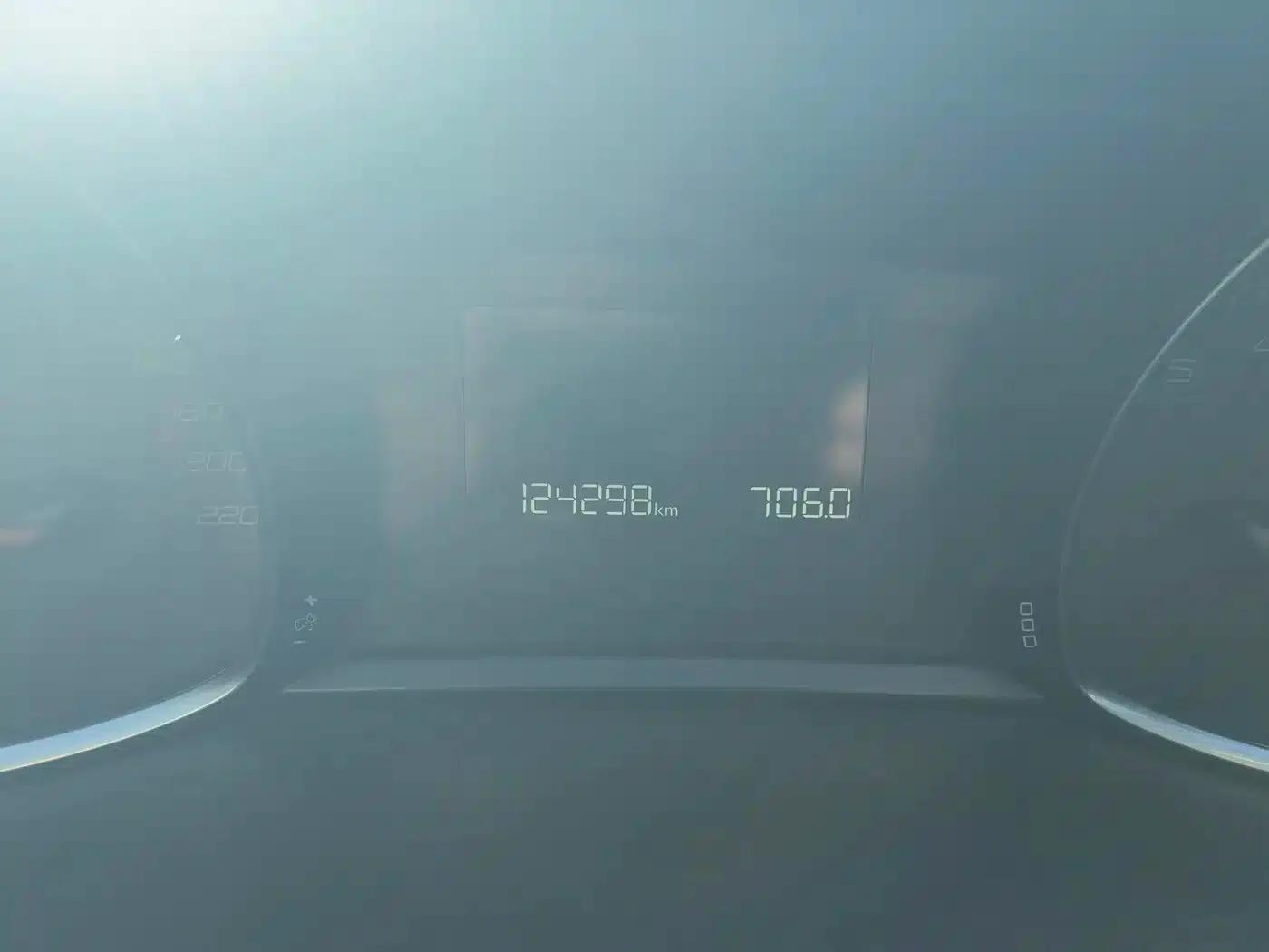 Peugeot 308S 2015 1.2T Automatic Premium Edition — миниатюра 9