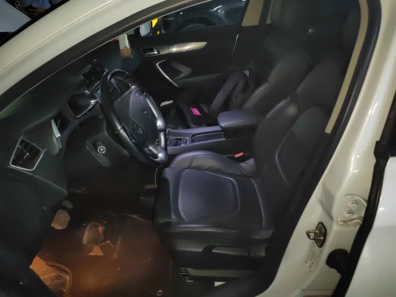 DS 5LS 2014 1.8L Elegant Edition VTi140 — миниатюра 15