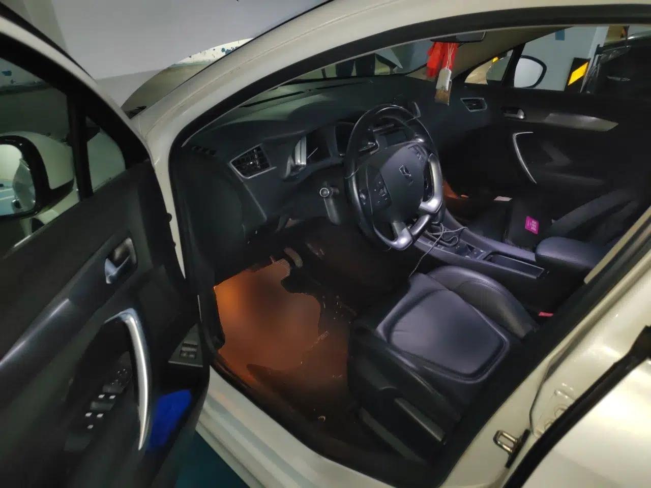 DS 5LS 2014 1.8L Elegant Edition VTi140 — миниатюра 16