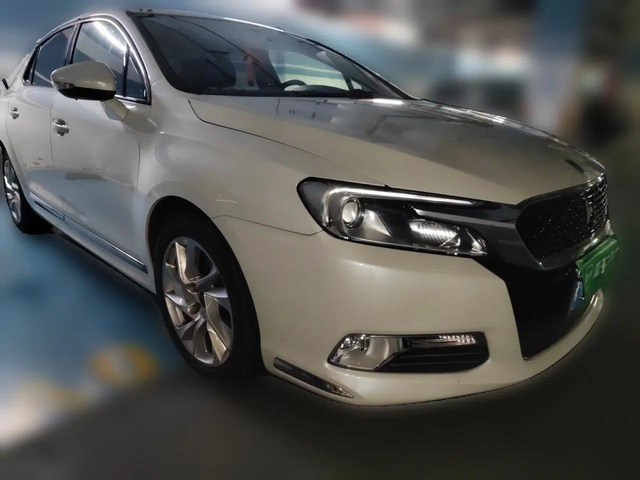 DS 5LS 2014 1.8L Elegant Edition VTi140 — миниатюра 3